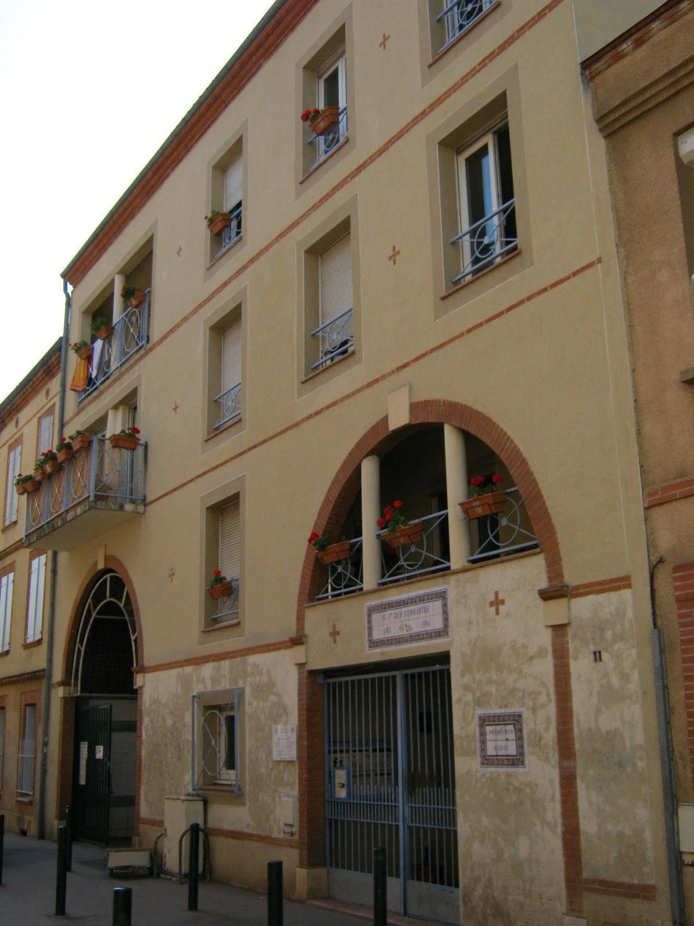 La Petite Auberge De Saint-Sernin Hostel Toulouse Exterior photo